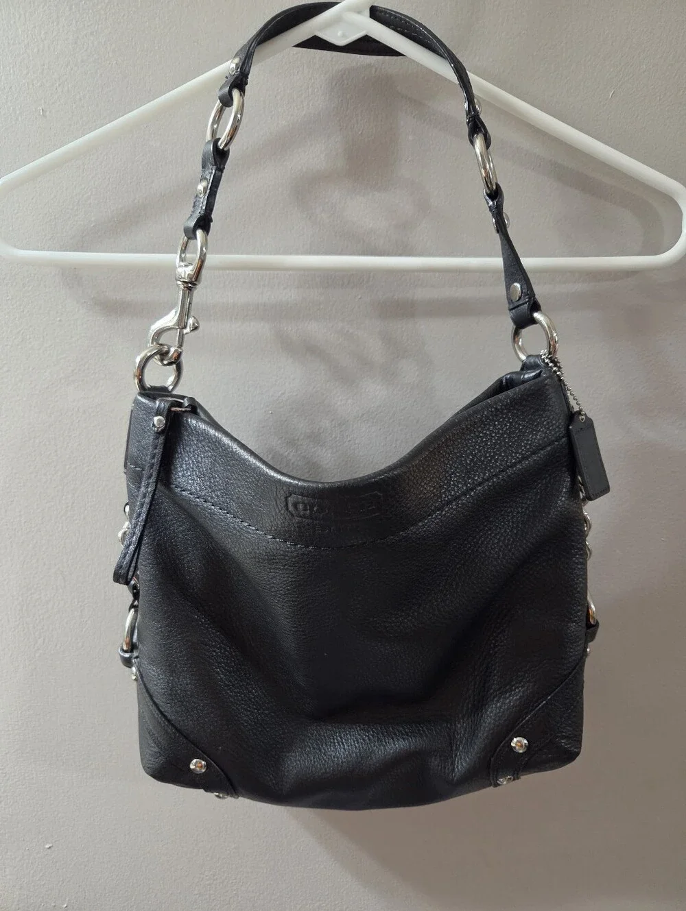 Coach Carly Medium Black Leather Shoulder Bag - Women's Classic Carry F15251.
